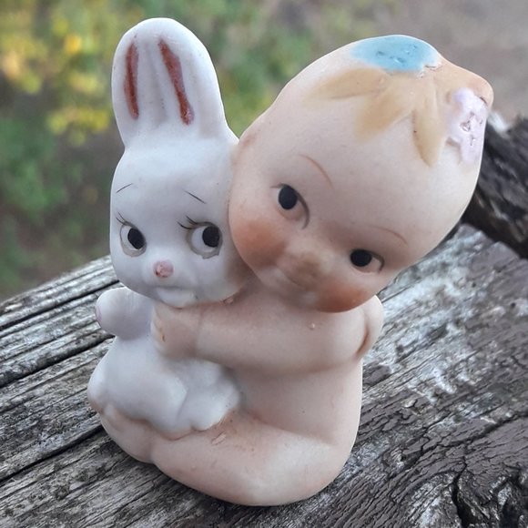 Mini Dollhouse Baby Porcelain Vintage UOGC Taiwan Tiny Bunny Rabbit - Picture 4 of 9